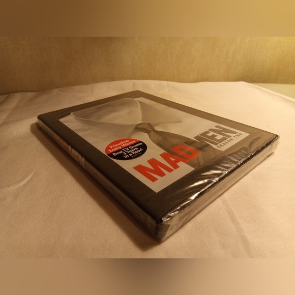 Mad Men Season 2 DVD / 4 disc set - NEW - Picture 4 of 8